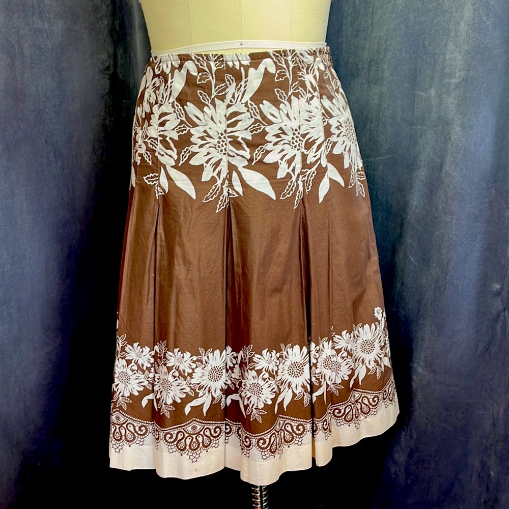 Pleated Cotton skirt size 8